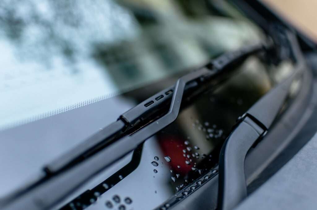 can-windshield-wipers-damage-your-windshield